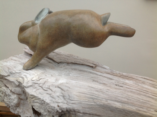 konijntje little rabit beeld in brons mark dedrie   Art Den Bosch 2014 kunstbeurs te Rosmalen - galerie de Beeldenstorm