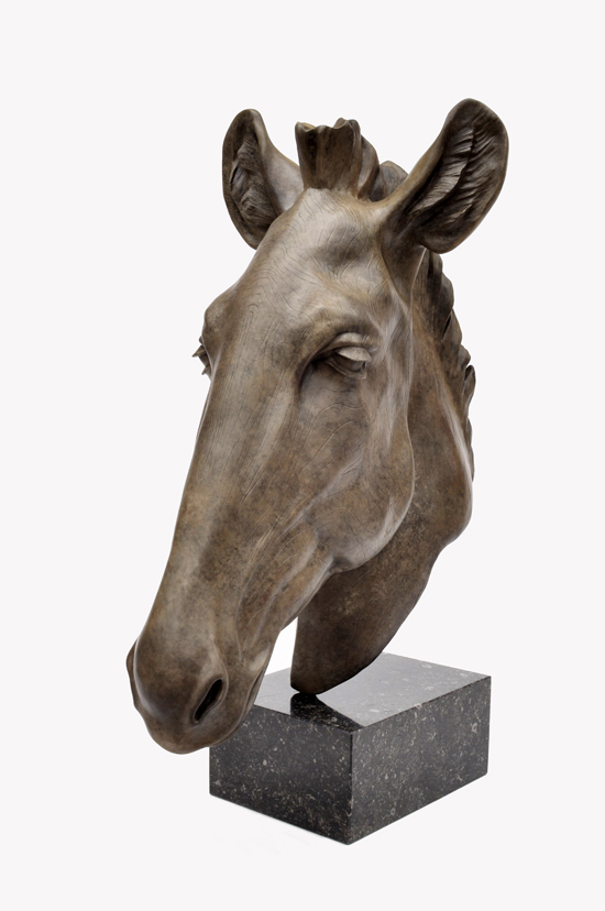 Zebra - - Renee Marcus Janssen - beeldhouwer - beelden in brons - galerie Beeldenstorm