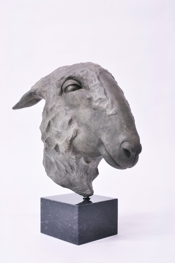 Oxford Down Renee Marcus Janssen - beeldhouwer - beelden in brons - galerie Beeldenstorm