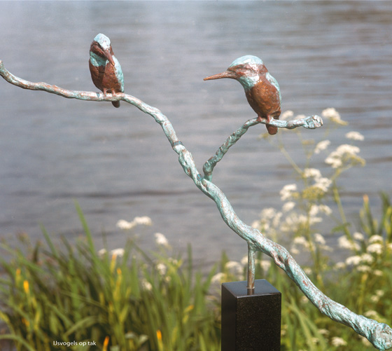 IJsvogels op een tak beeld in brons Jonneke Kodde - Galerie de Beeldenstorm solo expositie