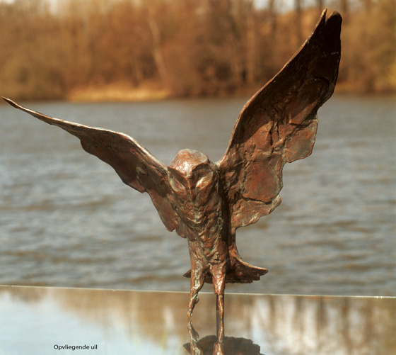Opvliegende uil - beeld in brons Jonneke Kodde - Galerie de Beeldenstorm solo expositie