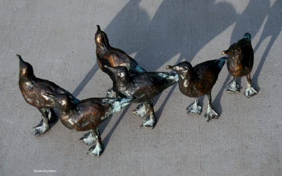 Strandjutters - beeld in brons Jonneke Kodde - Galerie de Beeldenstorm solo expositie