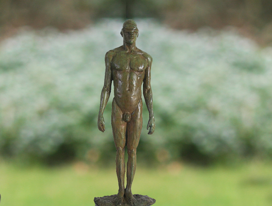 adem-met-blinddoek-klein-euro-1400-hoog-39-Marcel Joosen beeld in brons galerie de Beeldenstorm