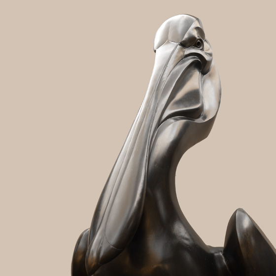Bruine Pelikaan - sculpture in bronze - beeld in brons - Martin Hogeweg - galerie de beeldenstorm - the netherlands