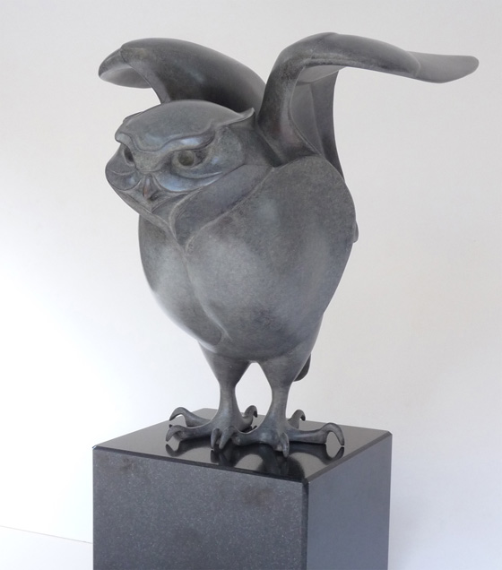 Steenuil - Owl - sculpture in bronze - beeld in brons - Martin Hogeweg - galerie de beeldenstorm - the netherlands